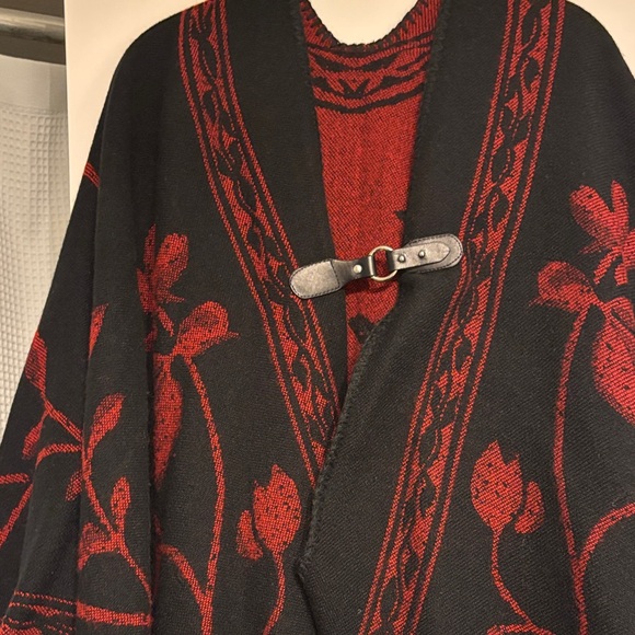 Chic Black Poncho with Red Floral Design - Picture 2 of 5